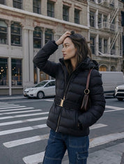 Eleanor | Piumino con cappuccio e cintura 