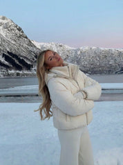 Joane | Kapuzen-Steppjacke mit Plüschfutter und kurzem Schnitt
