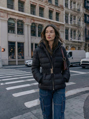 Eleanor | Piumino con cappuccio e cintura 