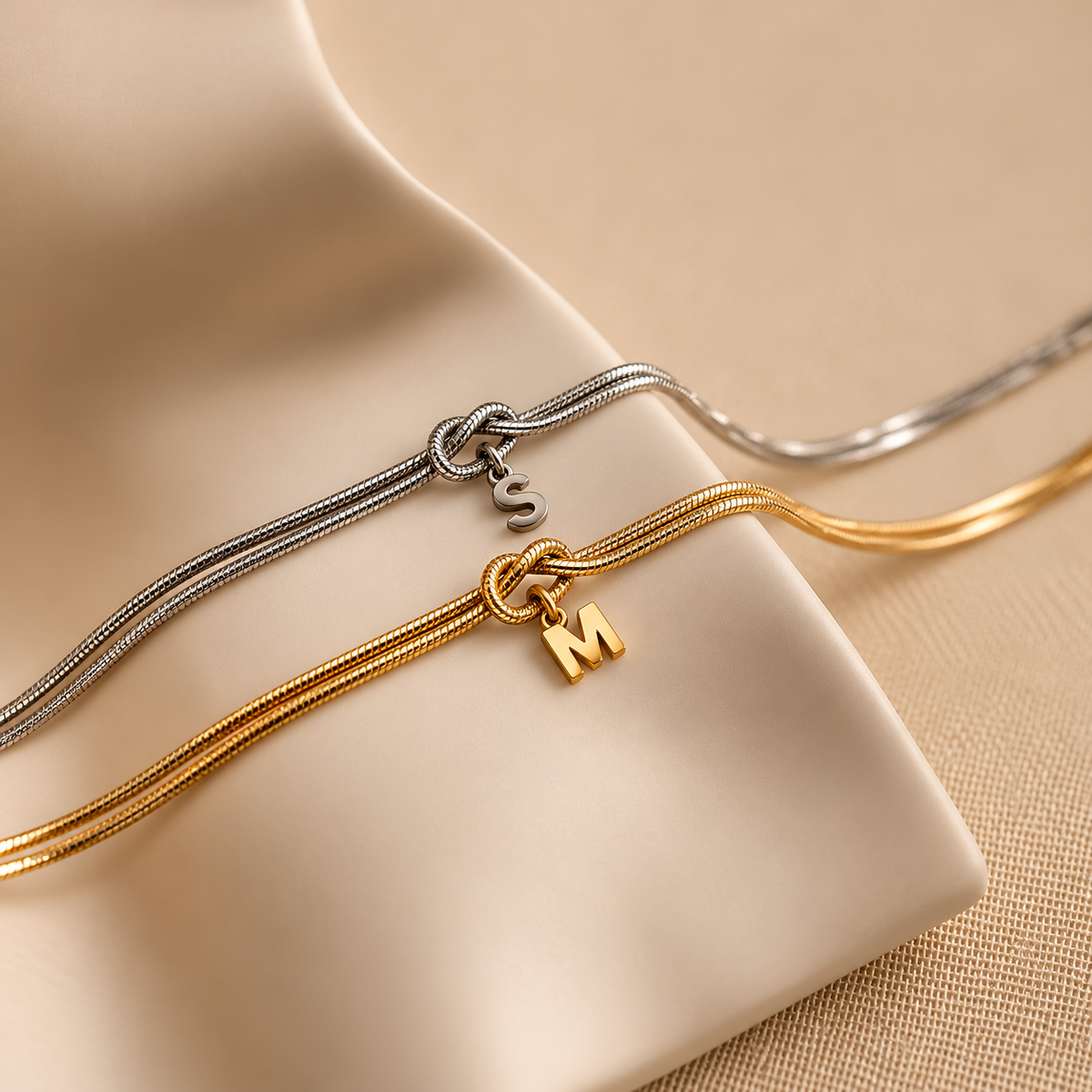 Lia | Knotenarmband mit Initiale