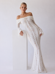 Fleur | Maxikleid mit Spitzenbesatz und schulterfreiem Schnitt