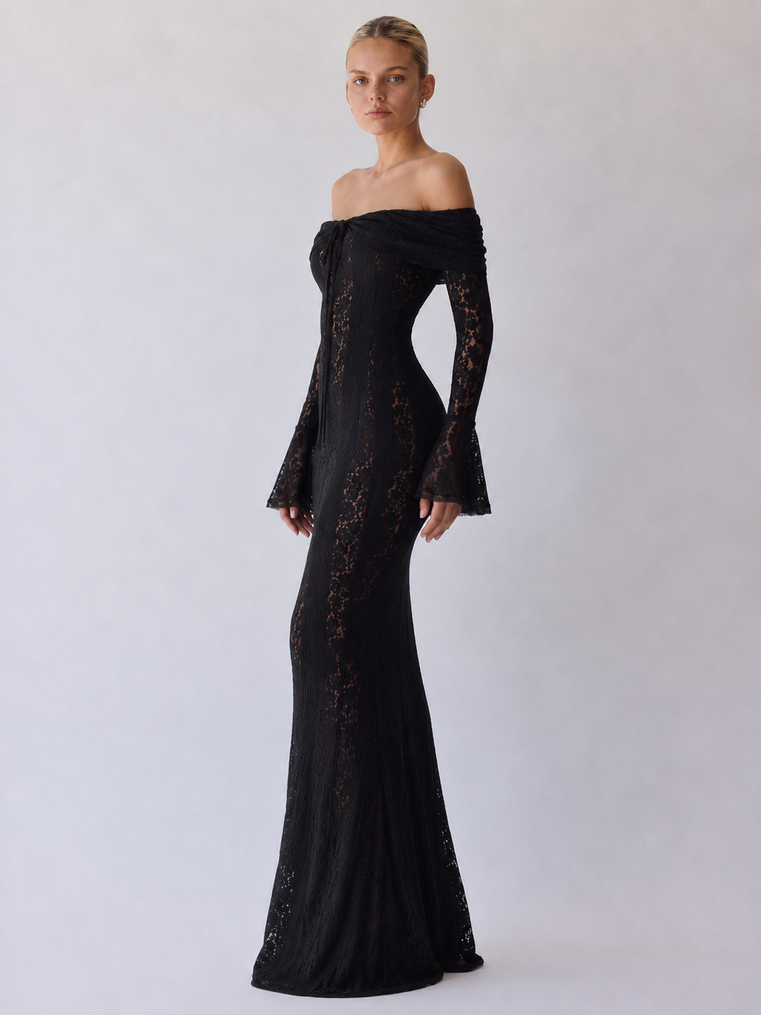 Fleur | Maxikleid mit Spitzenbesatz und schulterfreiem Schnitt