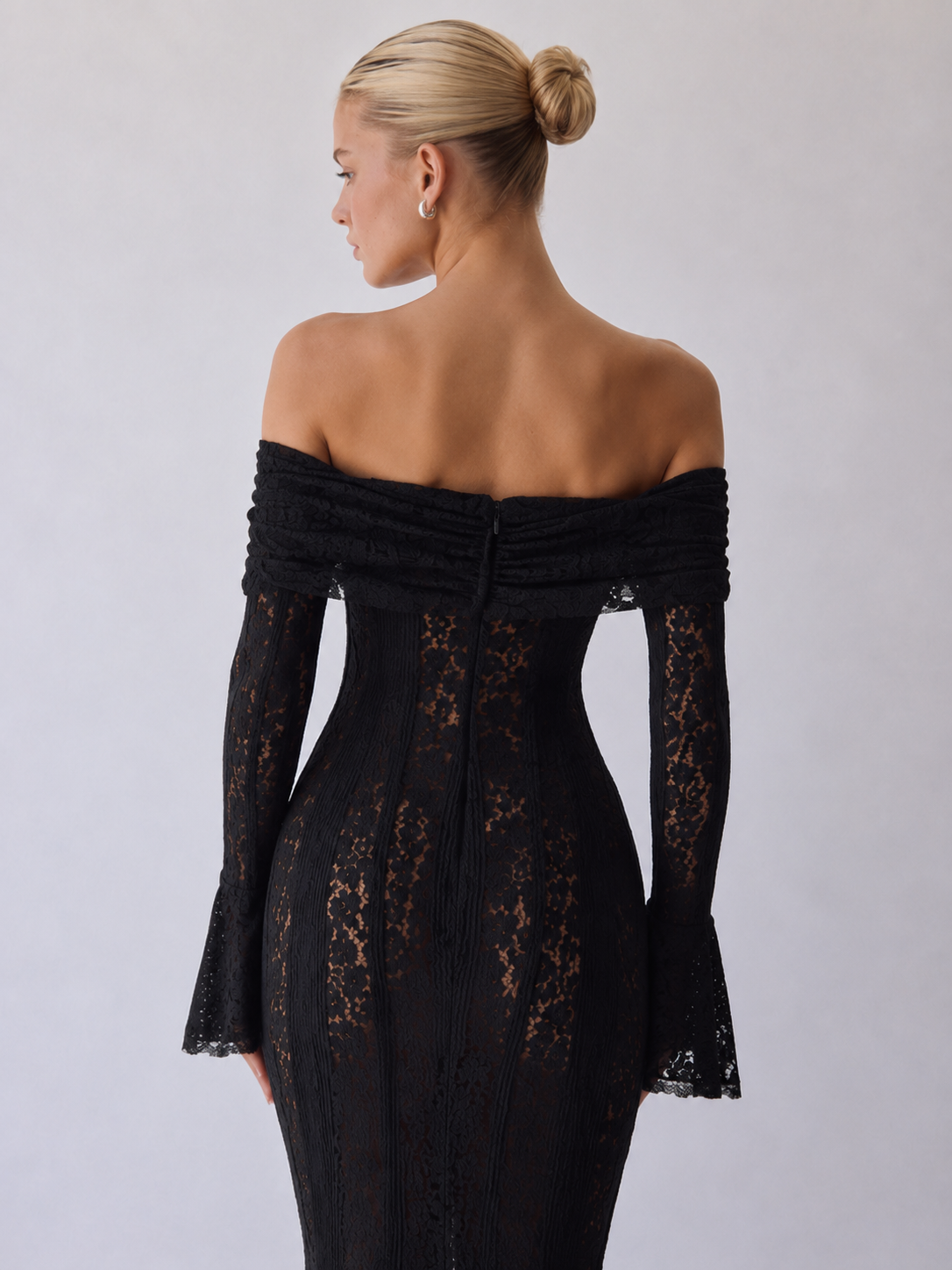 Fleur | Maxikleid mit Spitzenbesatz und schulterfreiem Schnitt