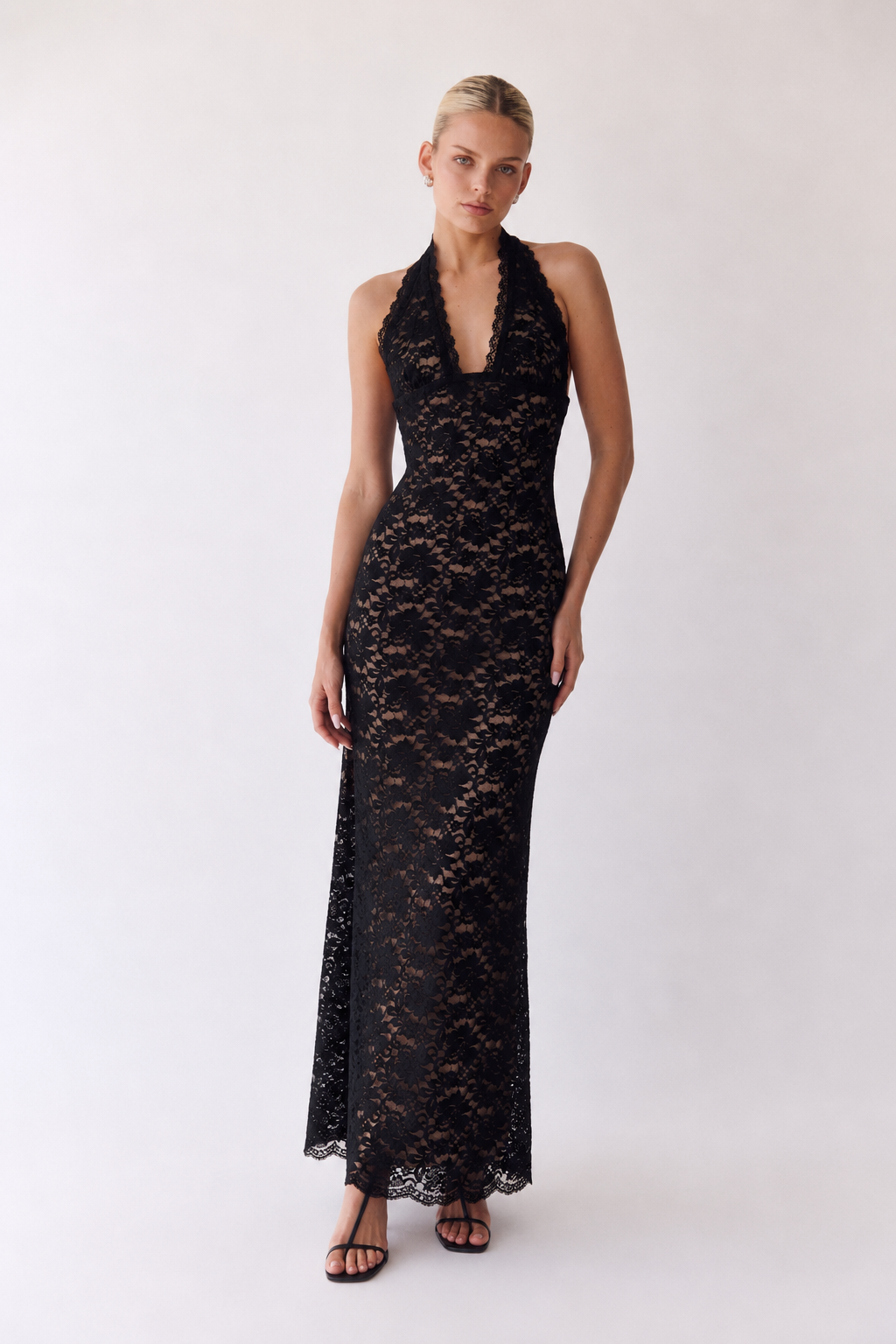 Nathalie | Maxikleid mit Neckholder und Spitze