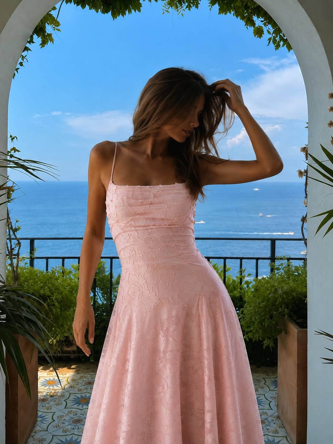 Louise | Vestito Midi A-Line in Pizzo con Schiena Allacciata