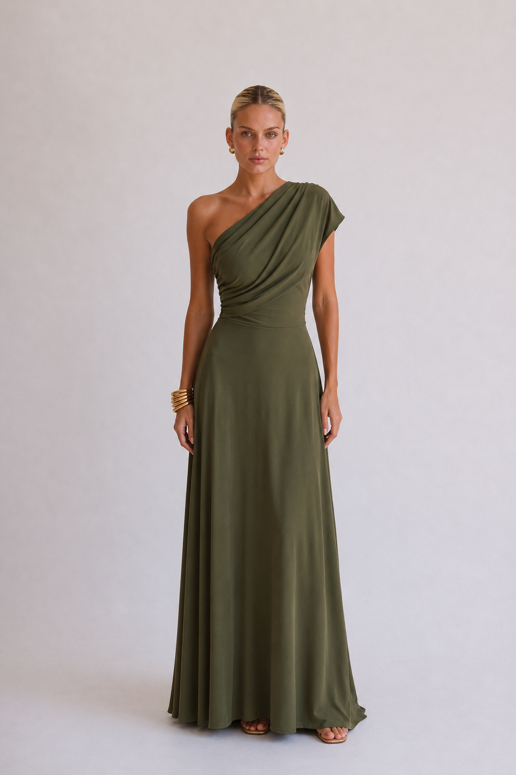 Keira | Maxikleid mit Drapierung und einem schulterfreien Träger