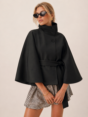 Chloe | Cape-Jacke mit hohem Kragen und Gürtel