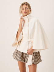 Chloe | Cape-Jacke mit hohem Kragen und Gürtel