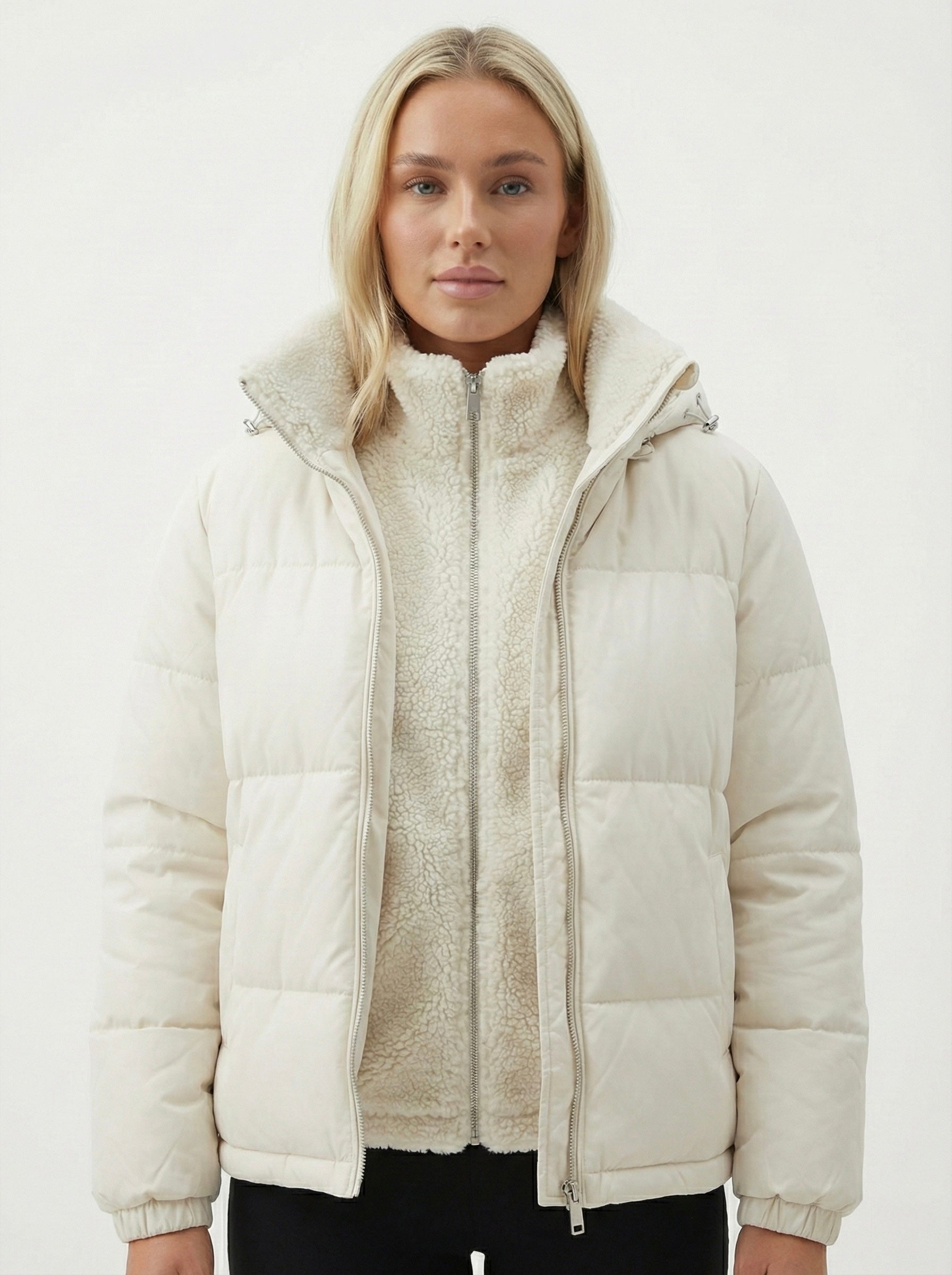 Joane | Kapuzen-Steppjacke mit Plüschfutter und kurzem Schnitt