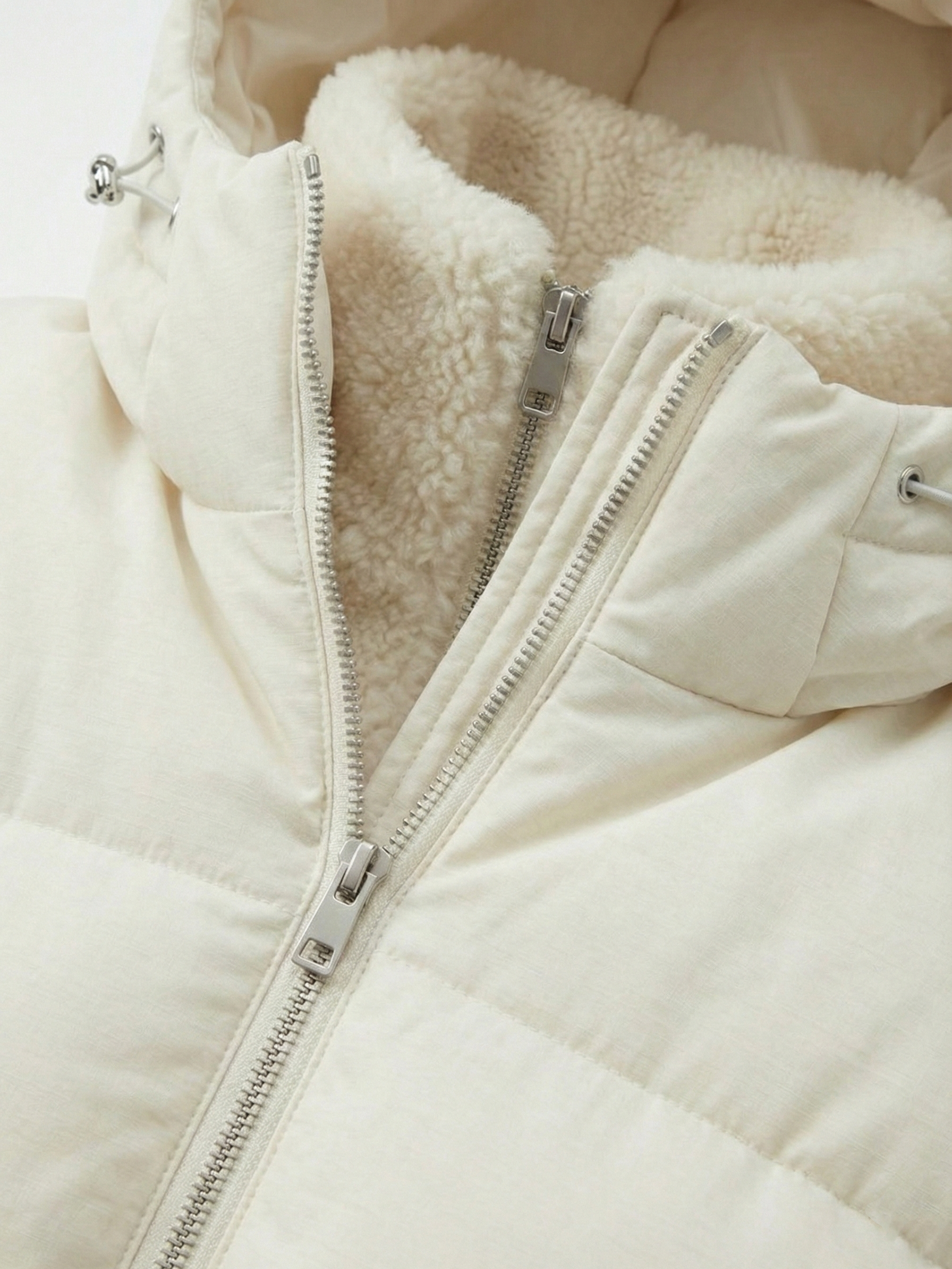 Joane | Kapuzen-Steppjacke mit Plüschfutter und kurzem Schnitt