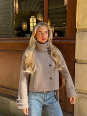 Angela | Stehkragen-Jacke mit Knöpfen