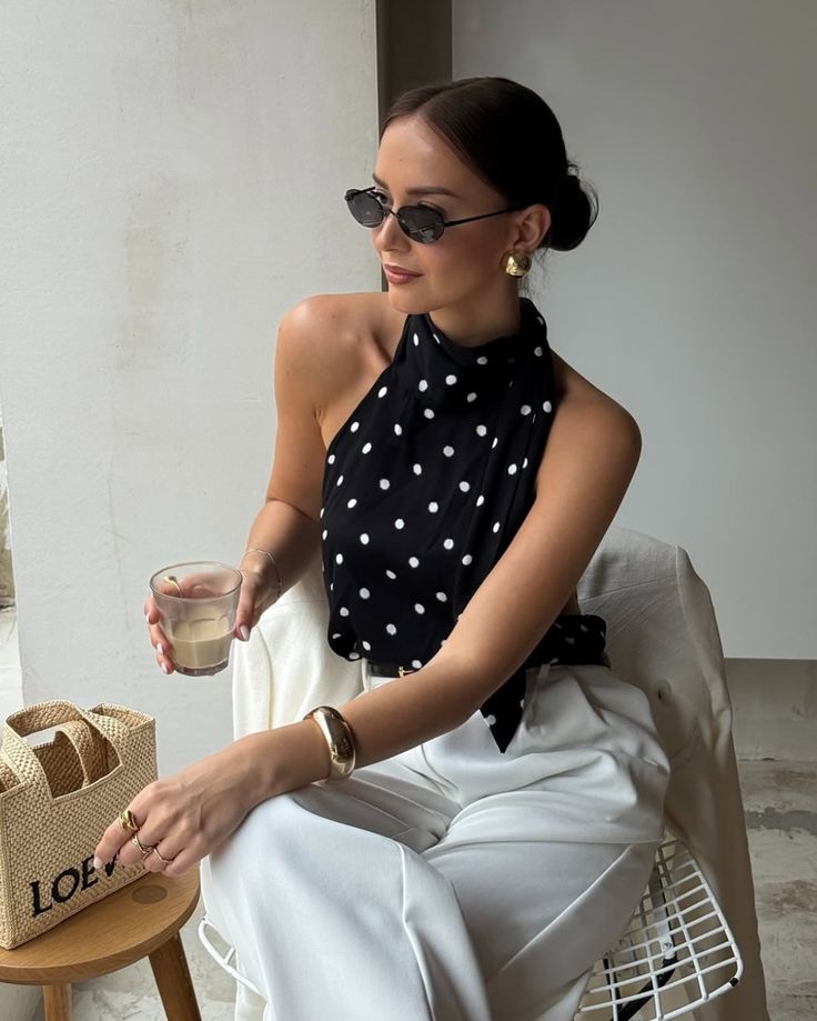 POA_BOLINHAS_POLKA_DOTS__A_estampa_que_atravessa_geracoes_agora_com_perfume_retro_e_acabamento_contemporaneo___Elegante_feminina_e_com_personalidade_ela_vai_estar_presente_em_saias_ve.jpg