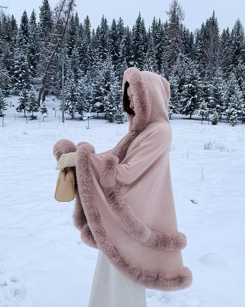 Norvège | Cape d'hiver bordée de fausse fourrure