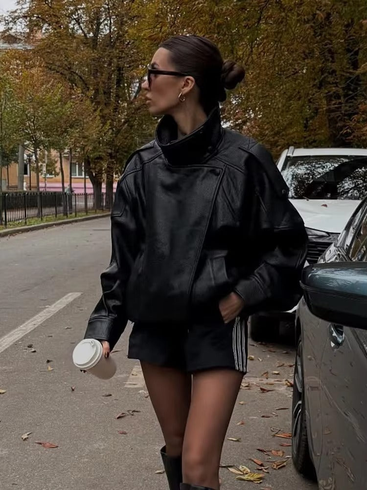 Felicia | Oversize Kunstlederjacke mit hohem Kragen