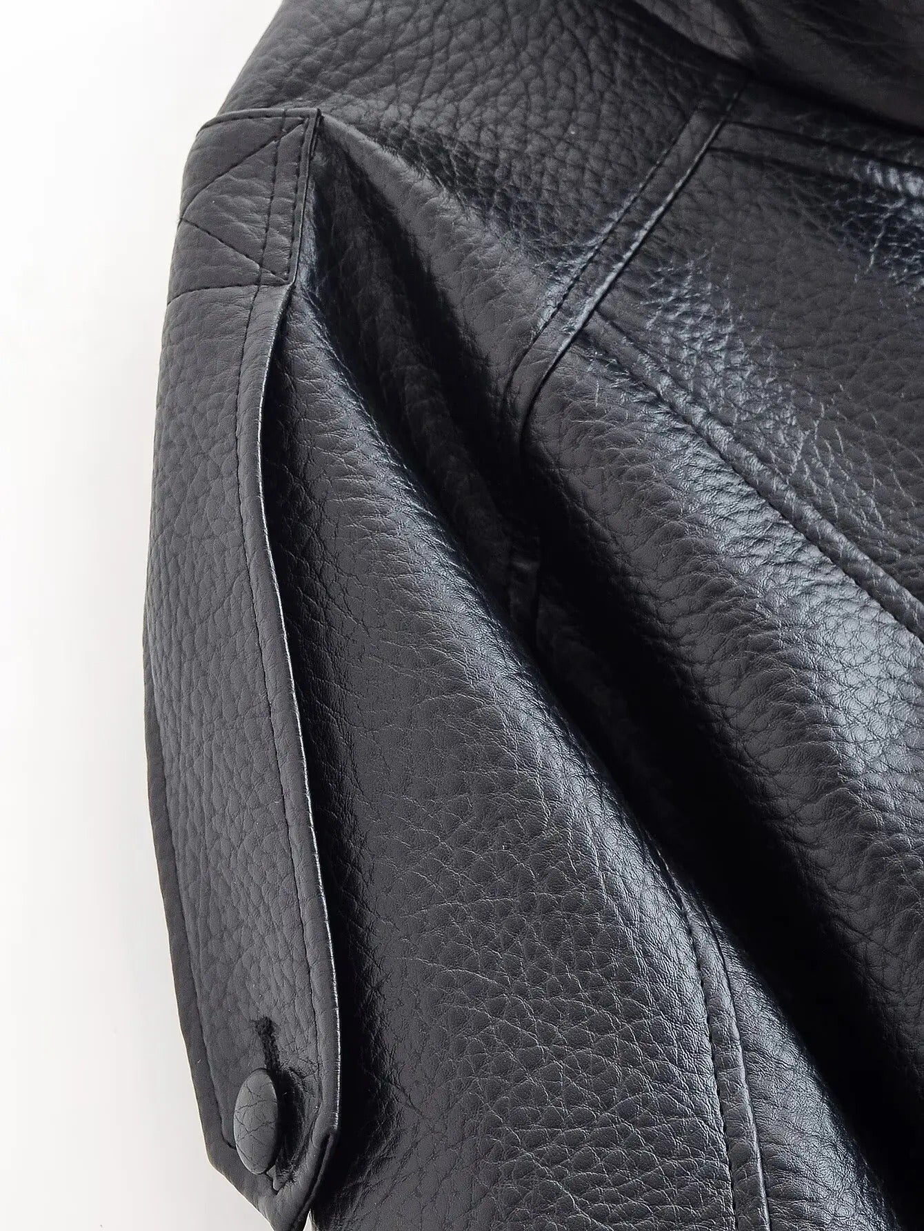 Felicia | Oversize Kunstlederjacke mit hohem Kragen