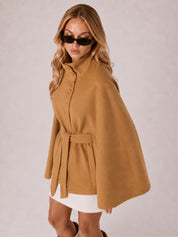 Chloe | Cape-Jacke mit hohem Kragen und Gürtel