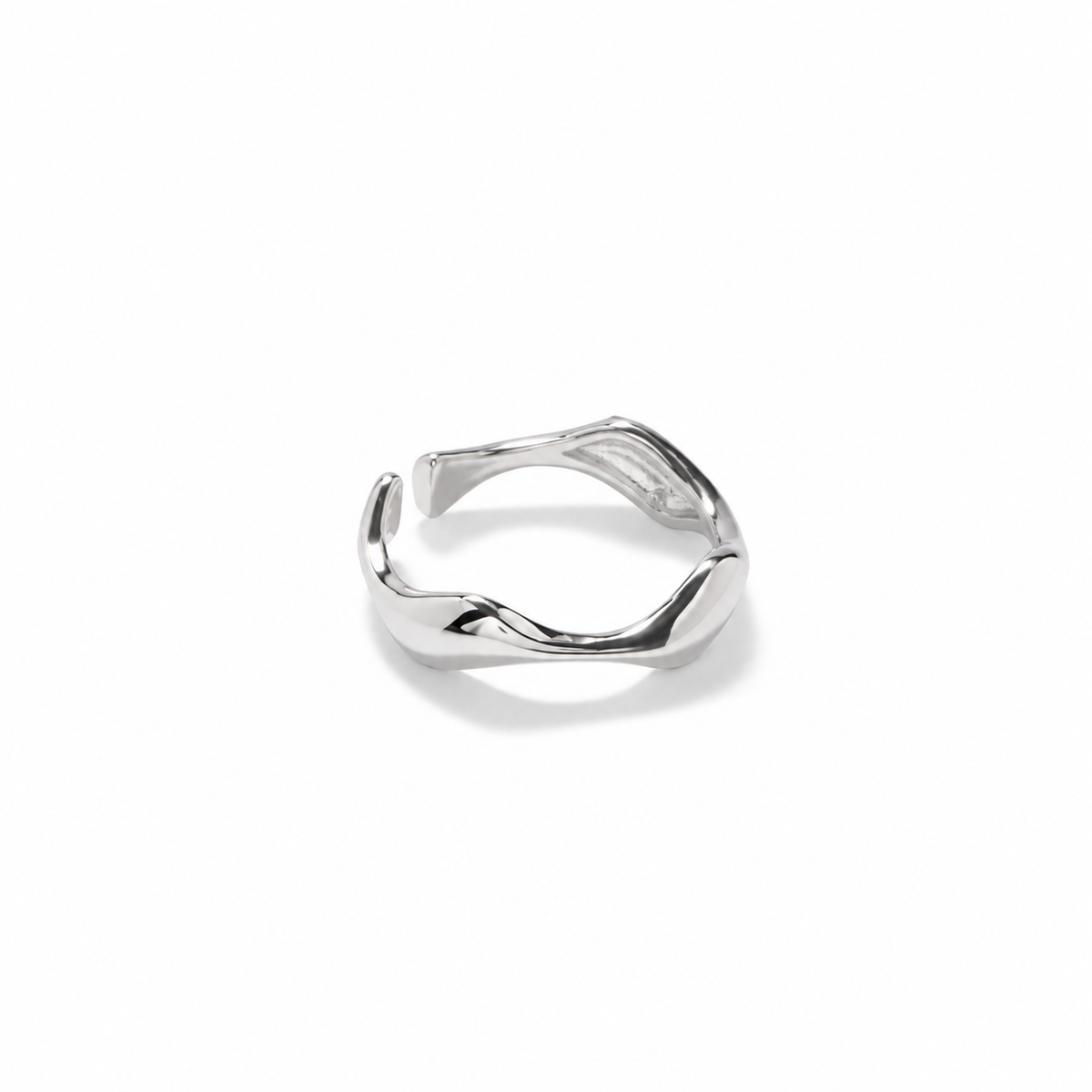 onde sculpted wave ring studio silver — campaign product photograph
