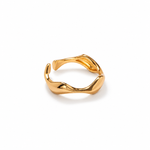 onde sculpted wave ring studio — campaign product photograph