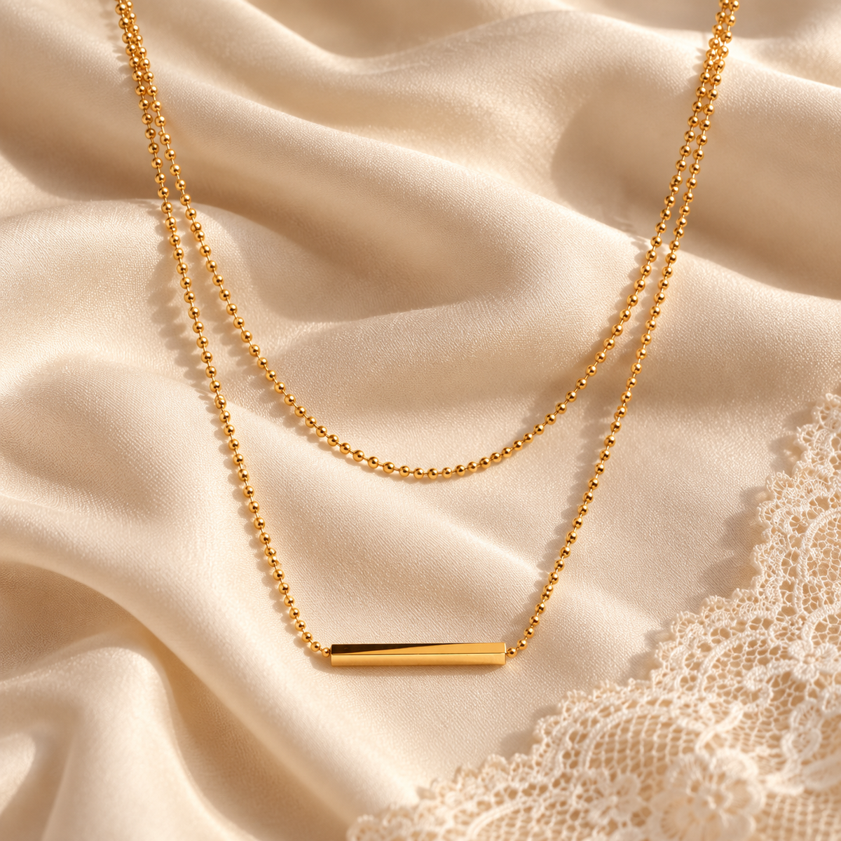 elle bar necklace — detail photograph